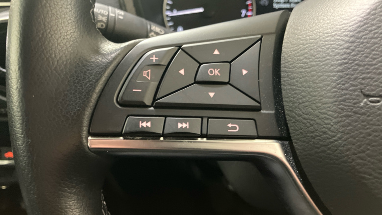 Nissan Juke 1.0 DiG-T 114 N-Connecta 5dr Petrol Hatchback